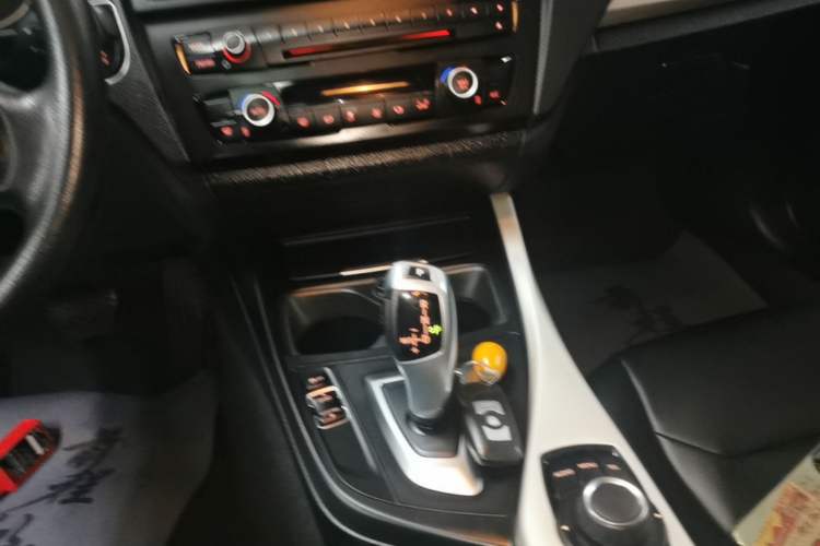 Used BMW 1 Series 2013 Facelifted 118i Leading Edition Gear Lever