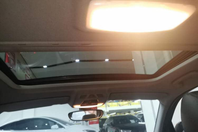 Used BMW 1 Series 2013 Facelifted 118i Leading Edition Headliner