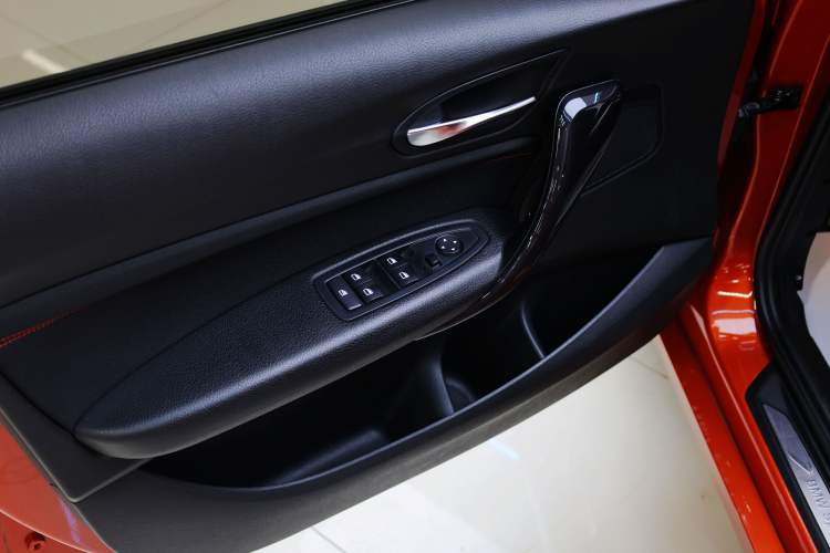 Used BMW 1 Series 2013 Revised 118i Sport Edition Interior 2