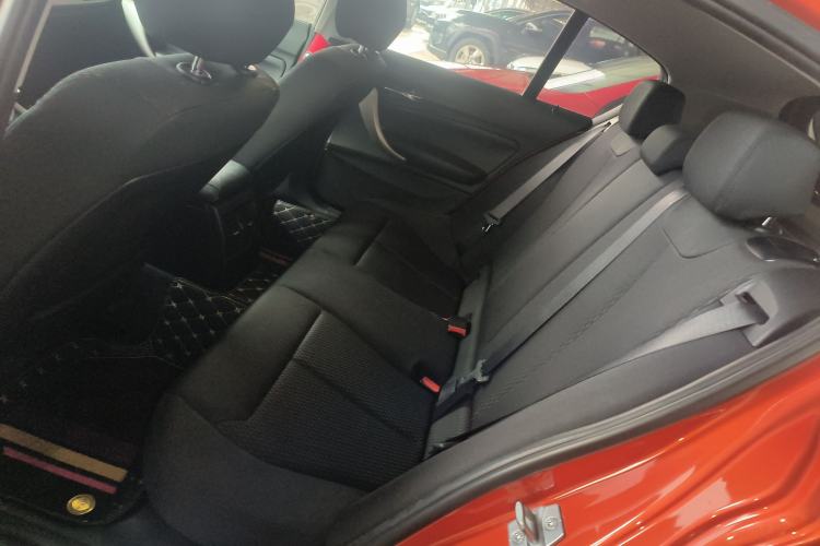 Used BMW 1 Series 2013 Facelifted 118i Leading Edition Interior 4
