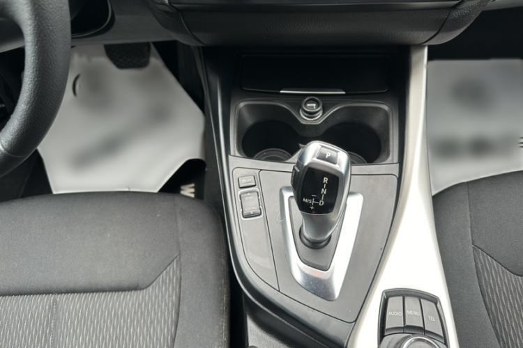 Used BMW 1 Series 2013 Facelifted 118i Leading Edition Interior 4