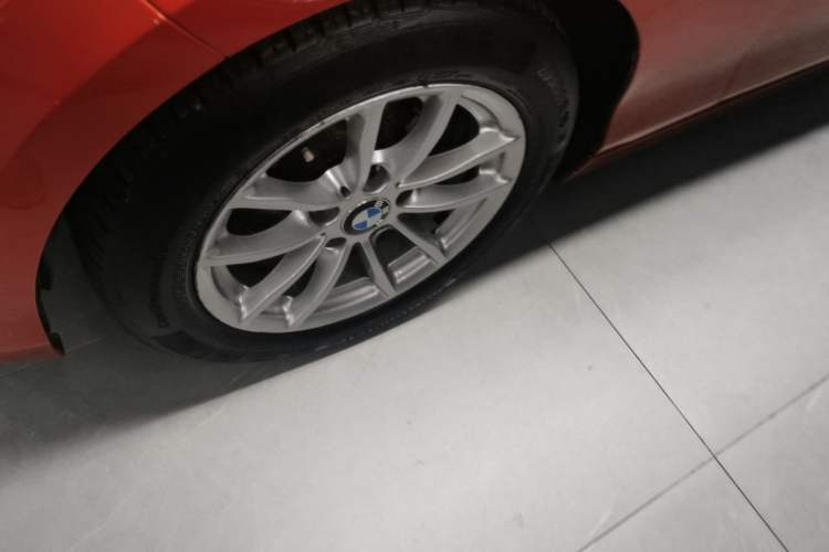 Used BMW 1 Series 2013 Facelifted 118i Leading Edition Left Front Wheel Hub
