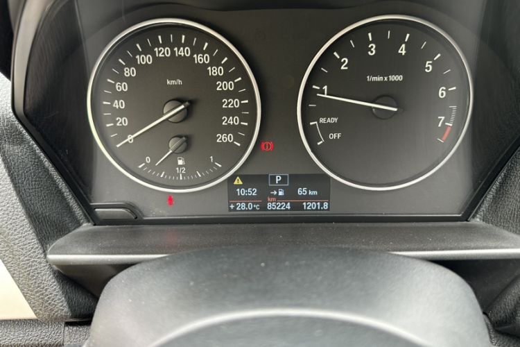 Used BMW 1 Series 2013 Facelifted 118i Leading Edition Odometer Close Up