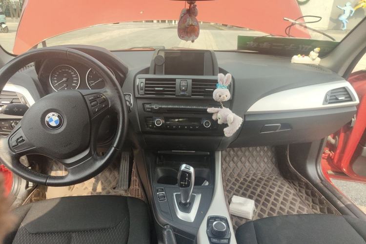 Used BMW 1 Series 2013 Facelifted 118i Leading Edition Center Console
