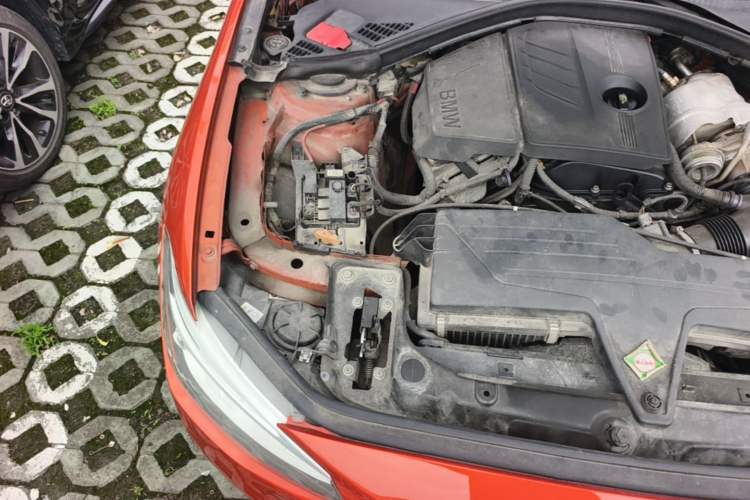 Used BMW 1 Series 2013 Revised 118i Sport Edition Engine Bay Right