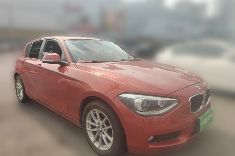 Used BMW 1 Series 2013 Facelifted 118i Leading Edition Front Right 45 Deg
