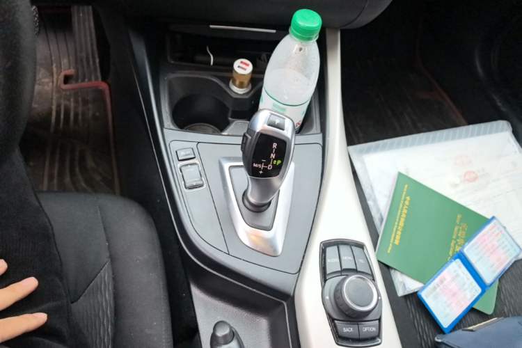 Used BMW 1 Series 2013 Facelifted 118i Leading Edition Gear Lever