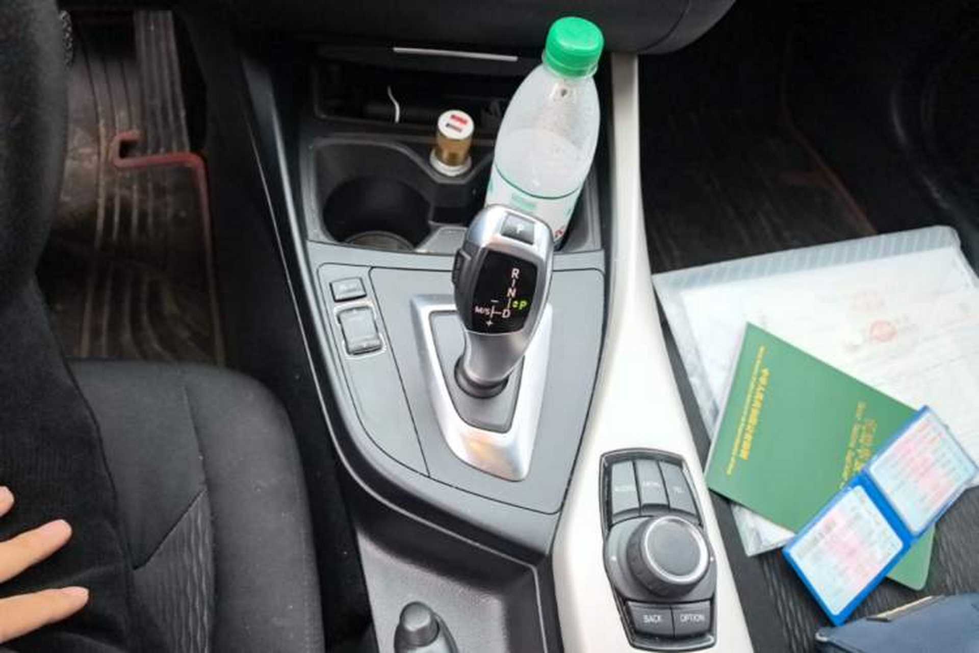Used BMW 1 Series 2013 Facelifted 118i Leading Edition Gear Lever