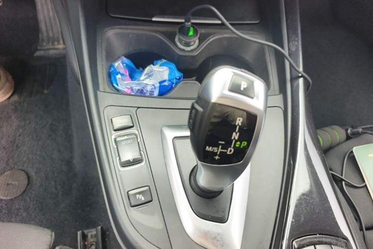 Used BMW 1 Series 2013 Revised 118i Sport Edition Gear Lever