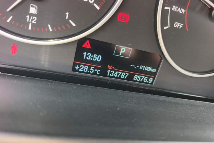 Used BMW 1 Series 2013 Revised 118i Sport Edition Odometer Close Up