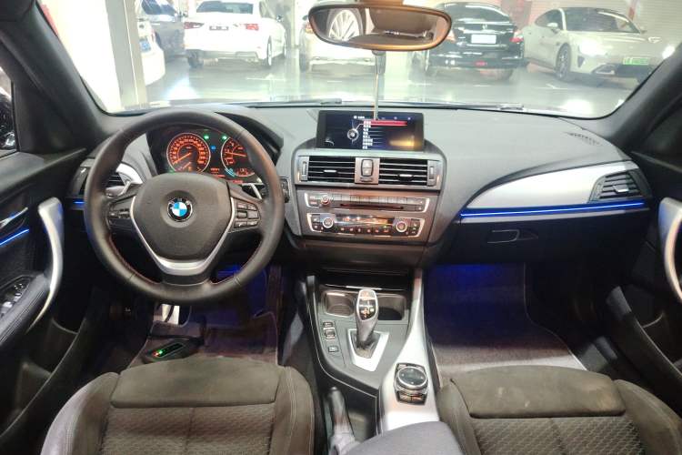 Used BMW 1 Series 2013 Facelift M135i 5-Door Version Center Console