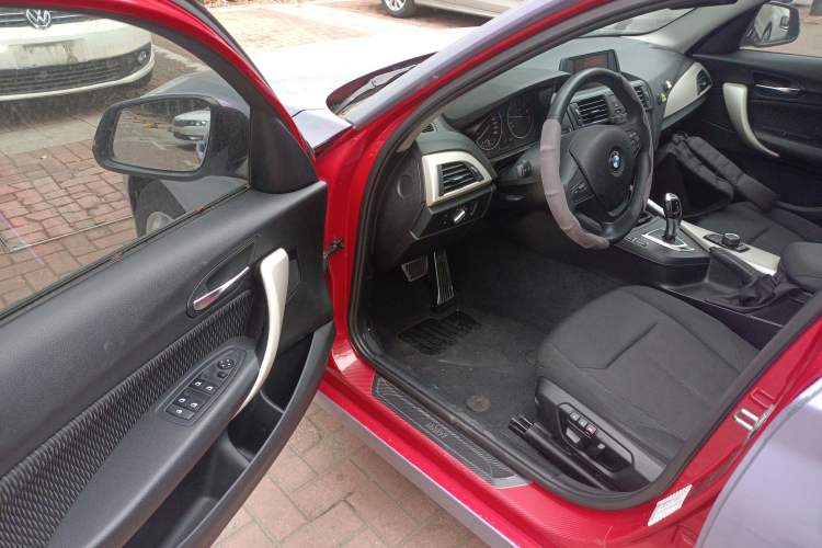 Used BMW 1 Series 2013 Facelifted 118i Leading Edition Interior 3