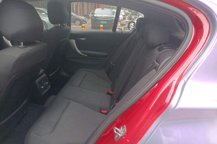 Used BMW 1 Series 2013 Facelifted 118i Leading Edition Interior 4