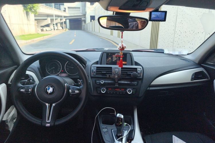 Used BMW 1 Series 2013 Facelifted 118i Leading Edition Center Console