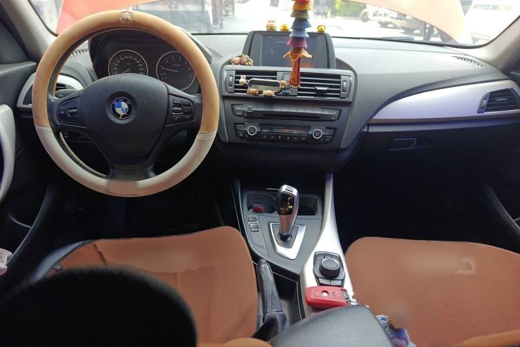 Used BMW 1 Series 2013 Facelifted 118i Leading Edition Center Console