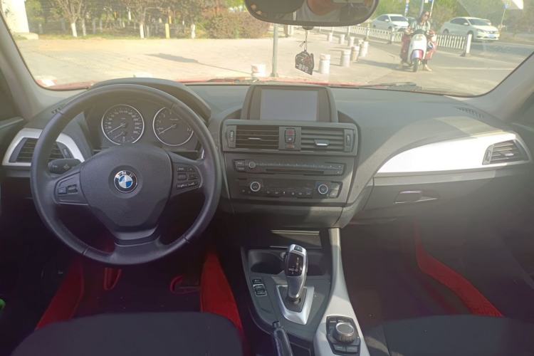Used BMW 1 Series 2013 Facelifted 118i Leading Edition Center Console