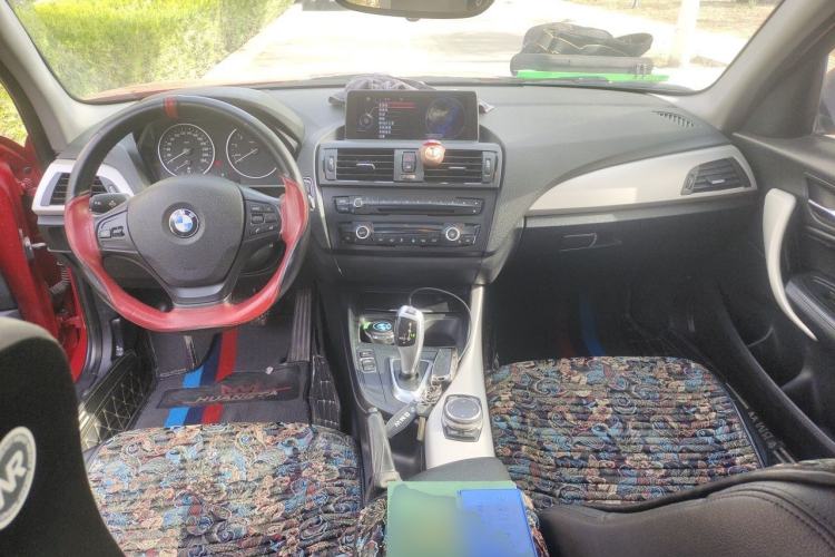 Used BMW 1 Series 2013 Facelifted 118i Leading Edition Center Console