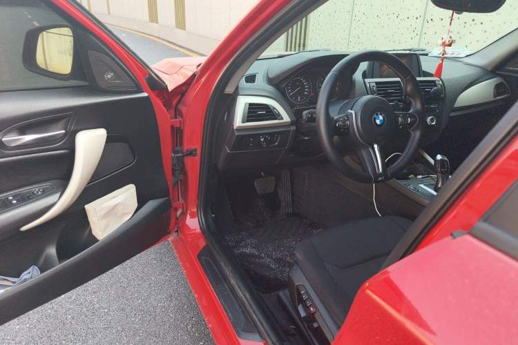 Used BMW 1 Series 2013 Facelifted 118i Leading Edition Driver Seat
