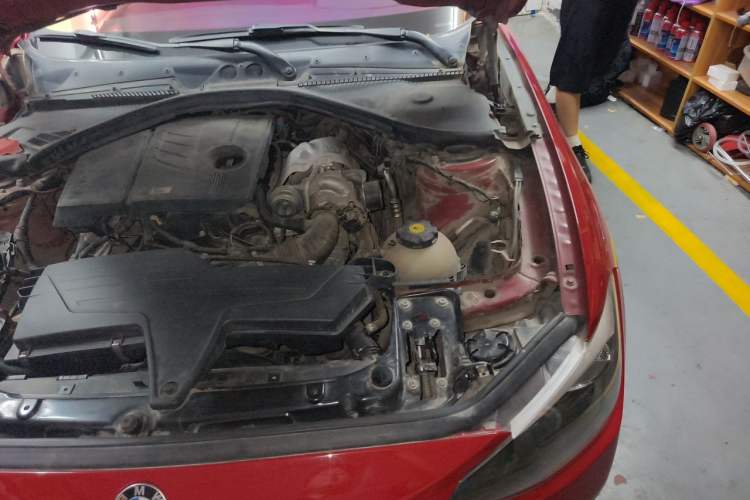 Used BMW 1 Series 2013 Revised 116i Leading Edition Engine Bay Left
