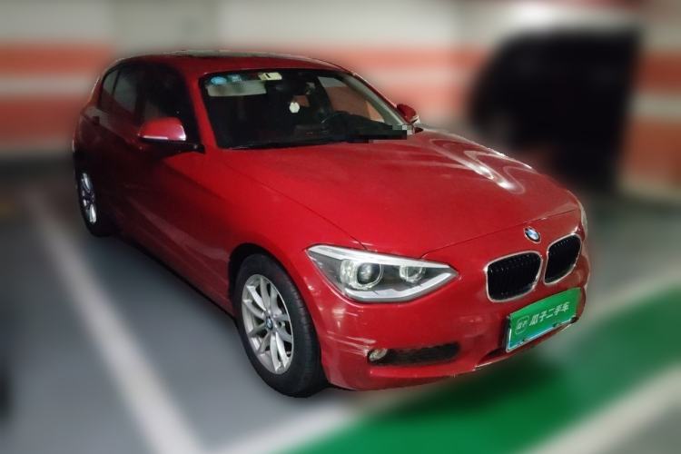 Used BMW 1 Series 2013 Facelifted 118i Leading Edition Front Right 45 Deg