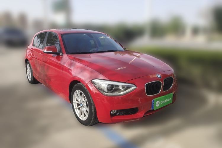 Used BMW 1 Series 2013 Facelifted 118i Leading Edition Front Right 45 Deg