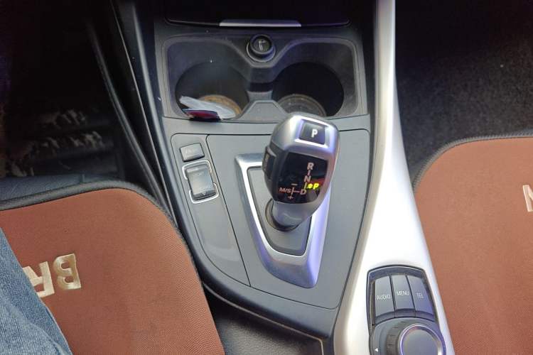 Used BMW 1 Series 2013 Facelifted 118i Leading Edition Gear Lever
