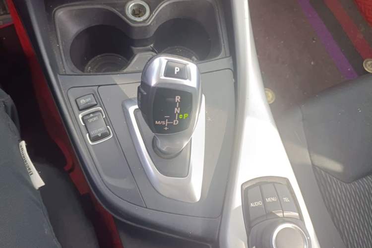 Used BMW 1 Series 2013 Facelifted 118i Leading Edition Gear Lever