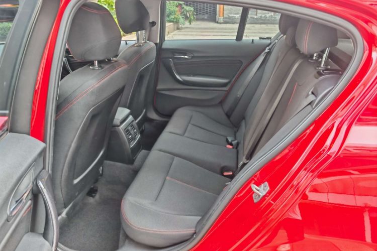 Used BMW 1 Series 2013 Revised 118i Sport Edition Interior 1