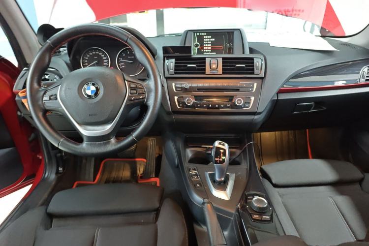 Used BMW 1 Series 2013 Revised 118i Sport Edition Interior 2