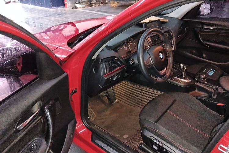 Used BMW 1 Series 2013 Revised 118i Sport Edition Interior 3