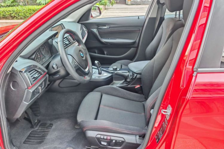 Used BMW 1 Series 2013 Revised 118i Sport Edition Interior 3
