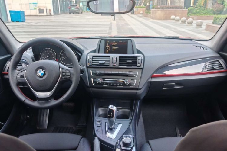 Used BMW 1 Series 2013 Revised 118i Sport Edition Interior 4