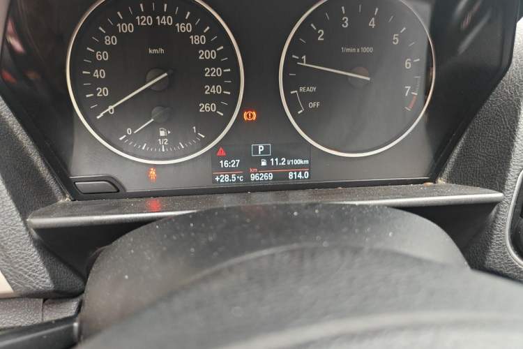 Used BMW 1 Series 2013 Facelifted 118i Leading Edition Odometer Close Up