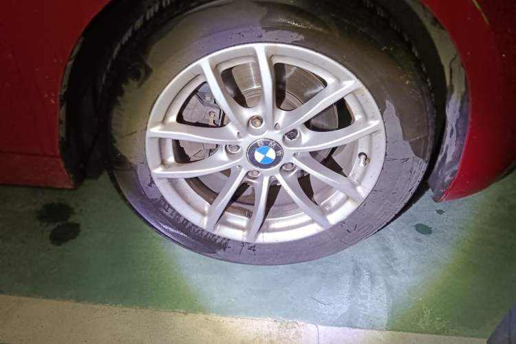 Used BMW 1 Series 2013 Facelifted 118i Leading Edition Right Front Wheel Hub