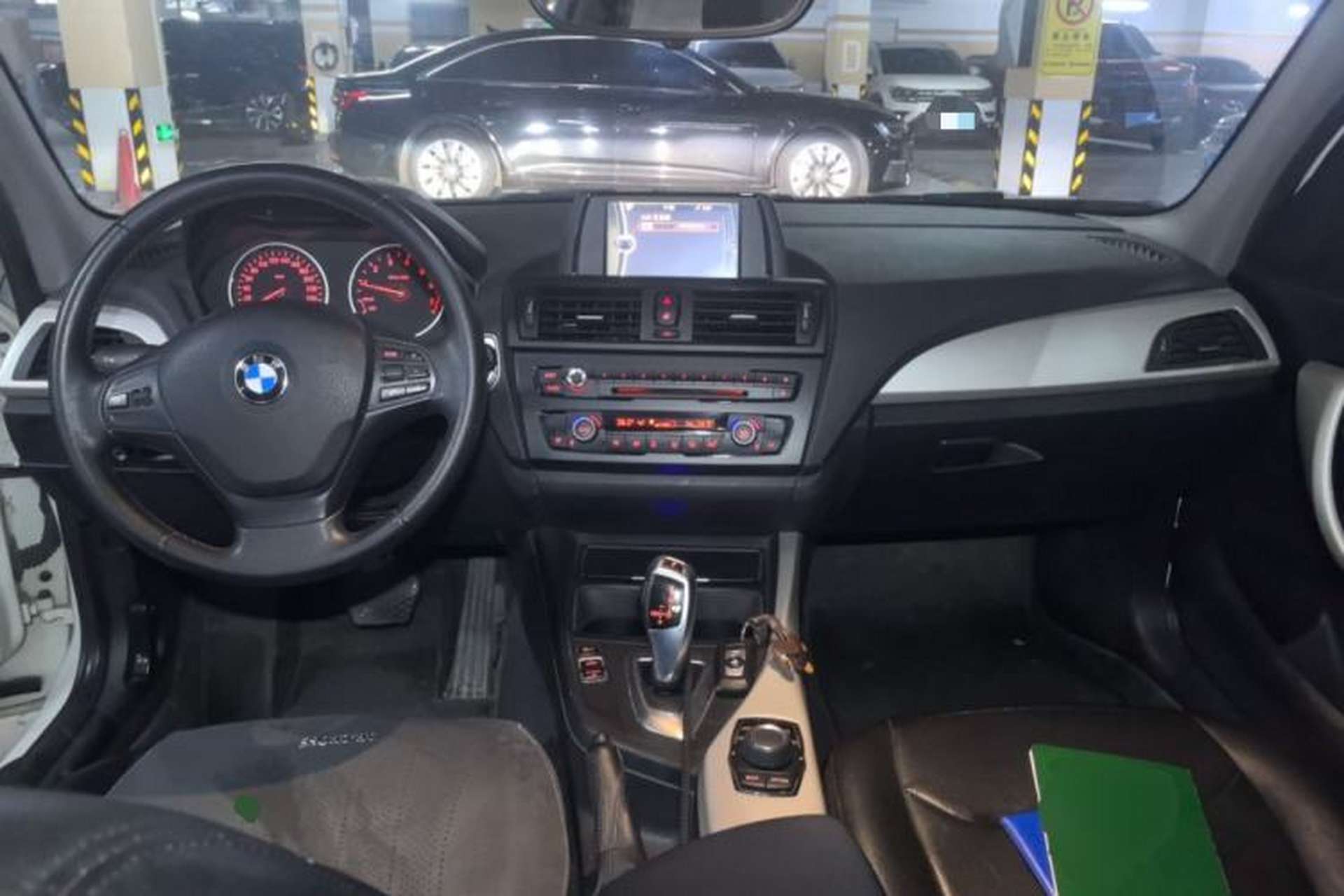 Used BMW 1 Series 2013 Facelifted 118i Leading Edition Center Console