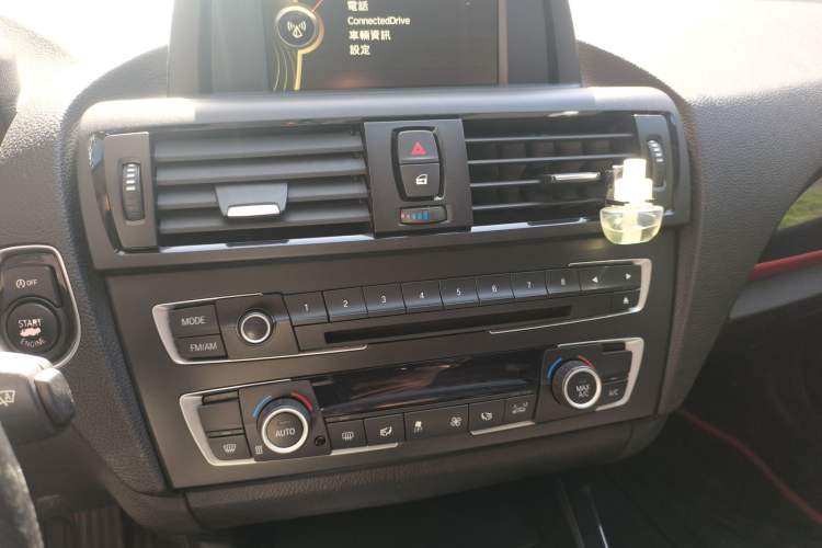 Used BMW 1 Series 2013 Revised 118i Sport Edition Audio And AC Panel