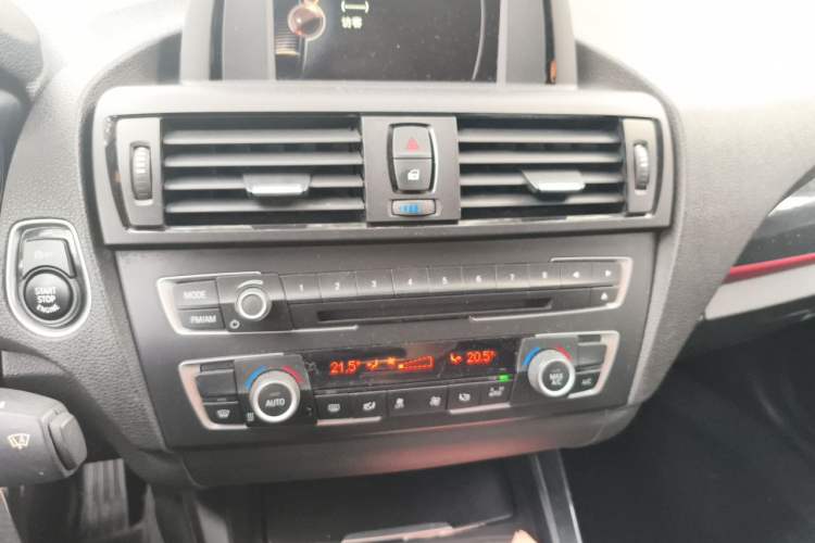 Used BMW 1 Series 2013 Revised 118i Sport Edition Audio And AC Panel