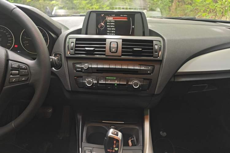Used BMW 1 Series 2013 Revised 116i Leading Edition Audio And AC Panel