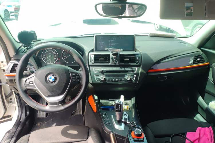 Used BMW 1 Series 2013 Revised 118i Sport Edition Center Console