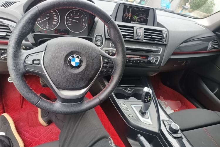 Used BMW 1 Series 2013 Revised 118i Sport Edition Center Console