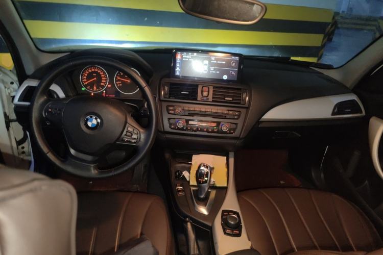 Used BMW 1 Series 2013 Facelifted 118i Leading Edition Center Console
