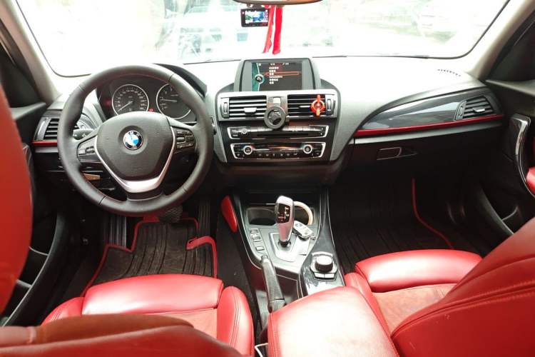 Used BMW 1 Series 2013 Revised 118i Sport Edition Center Console