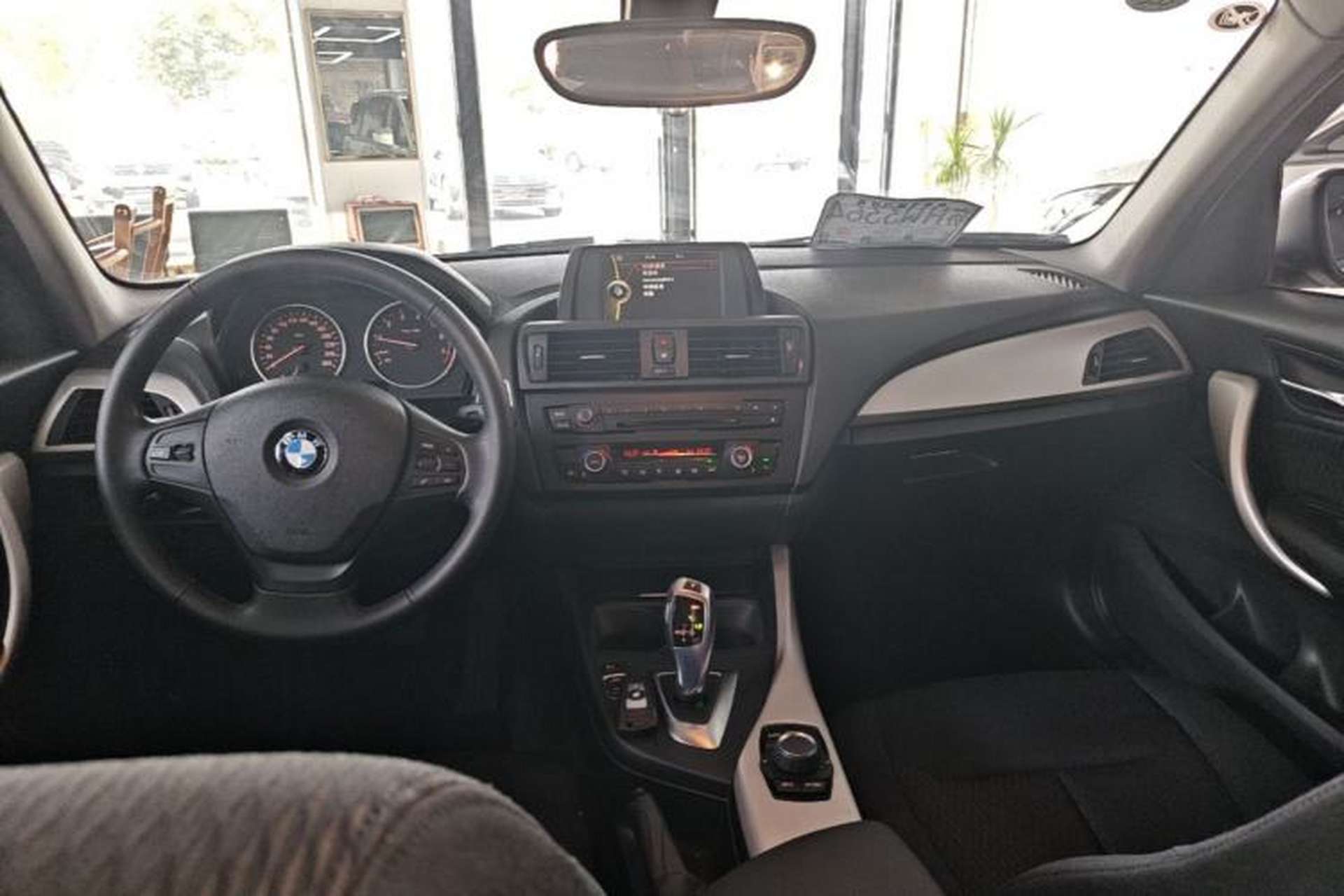 Used BMW 1 Series 2013 Facelifted 118i Leading Edition Center Console