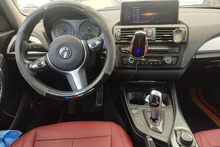 Used BMW 1 Series 2013 Facelifted 118i Leading Edition Center Console