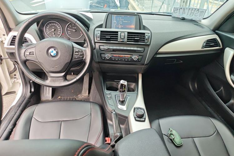 Used BMW 1 Series 2013 Facelifted 118i Leading Edition Center Console