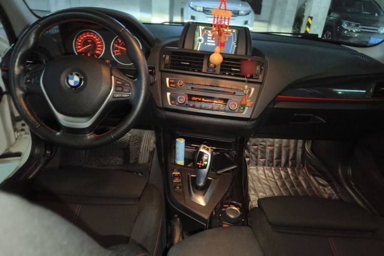 Used BMW 1 Series 2013 Revised 118i Sport Edition Center Console