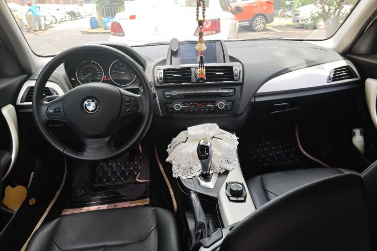 Used BMW 1 Series 2013 Facelifted 118i Leading Edition Center Console