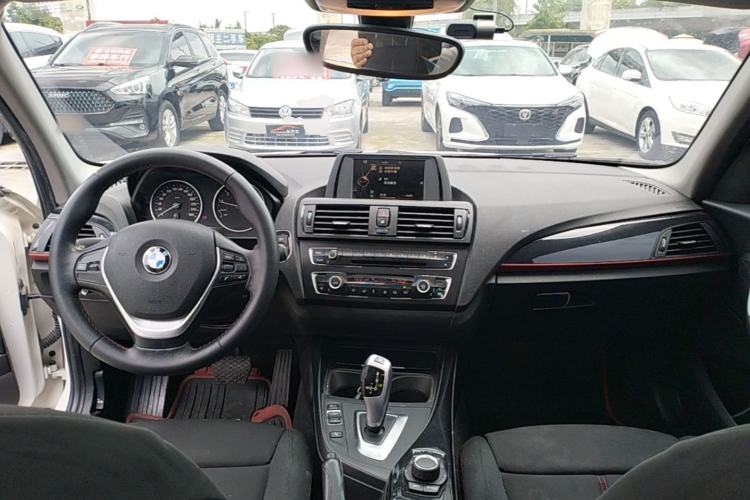Used BMW 1 Series 2013 Revised 118i Sport Edition Center Console