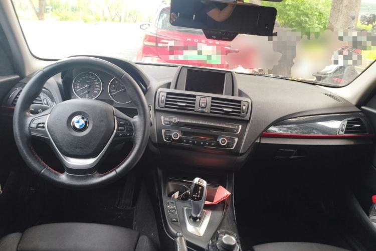 Used BMW 1 Series 2013 Revised 118i Sport Edition Center Console