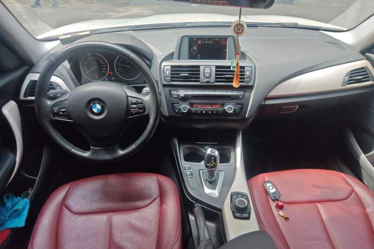 Used BMW 1 Series 2013 Facelifted 118i Leading Edition Center Console